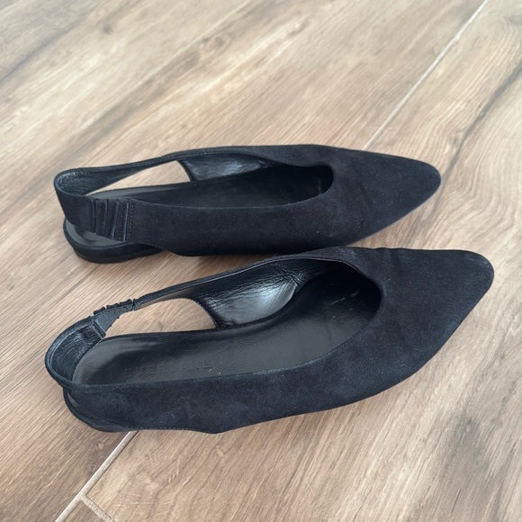 EVERLANE The V Pointed Toe Suede Black Slingback Flats - Picture 3 of 5